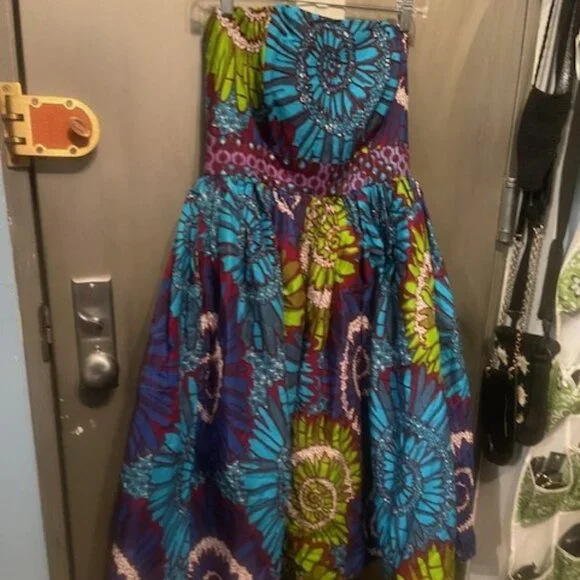 Sika Strapless Fit & Flare Dress - Floral Ghanian Print - Picture 10 of 16